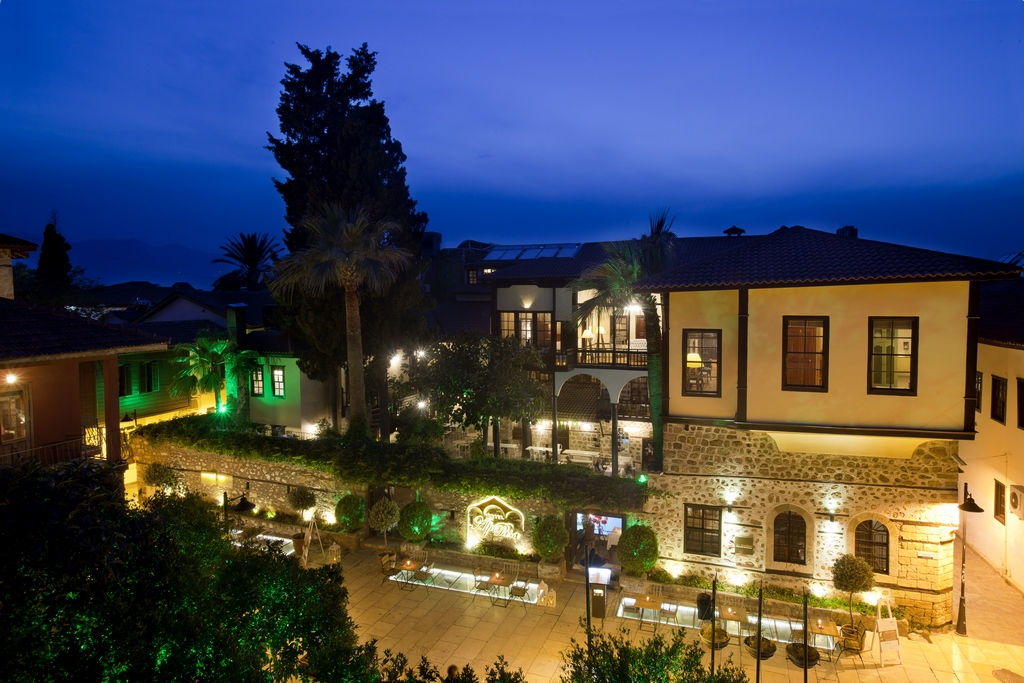 Antalya Yılbaşı Otelleri - Alp Paşa'da Eşsiz Yeni Yıl Kutlaması Alp Paşa Hotels