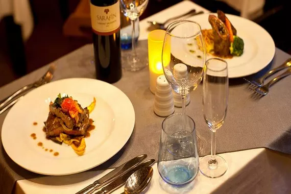 Du Bastion Restoran - Antalya'nın Kalbinde Romantik Yemek Deneyimi Alp Paşa Hotels